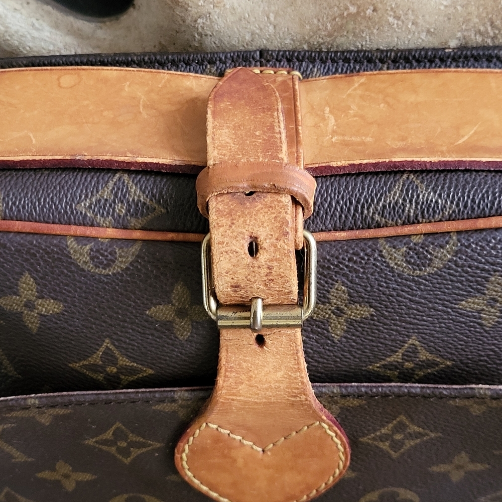 LOUIS VUITTONCartouchiere GM Monogram Crossbody Bag..Authentic.. - Picture 8 of 16
